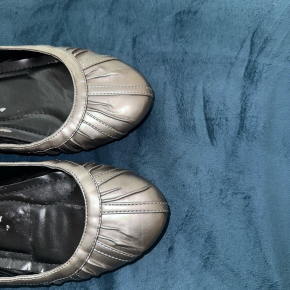 SILVER FLATS - Picture 2 of 4